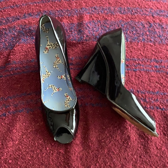 Peep toe wedges in good condition size 8 1/2 N